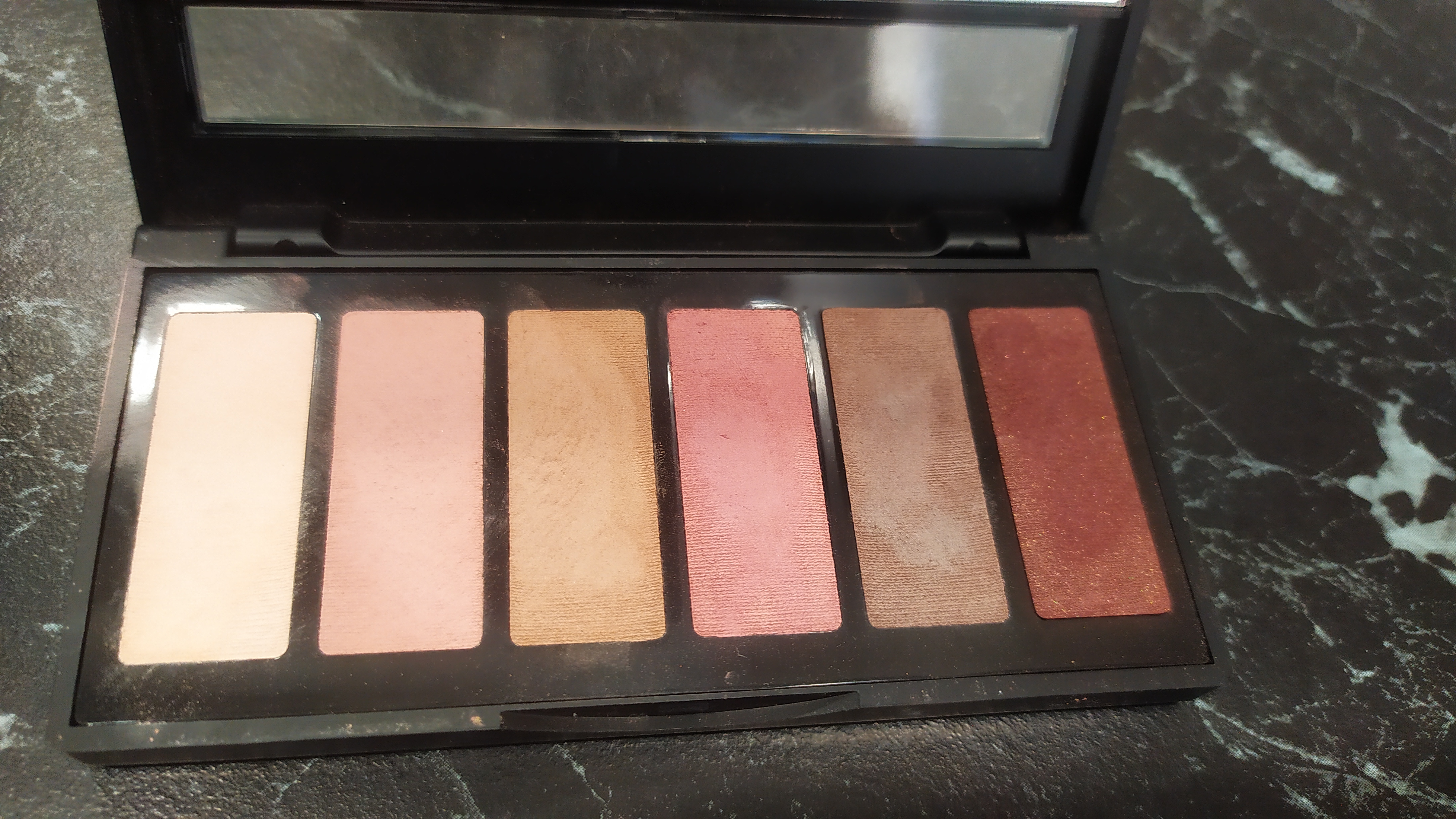 Aden cosmetics eyeshadow palette