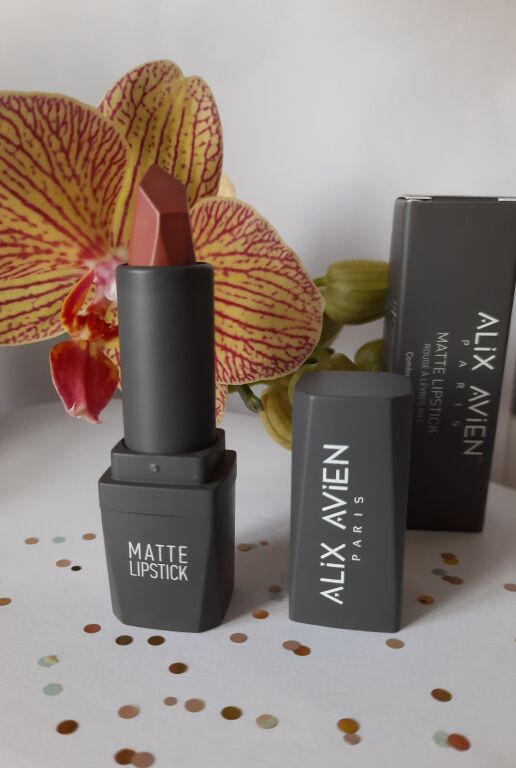 Матова помада для губ ALIX AVIEN Matte Lipstick