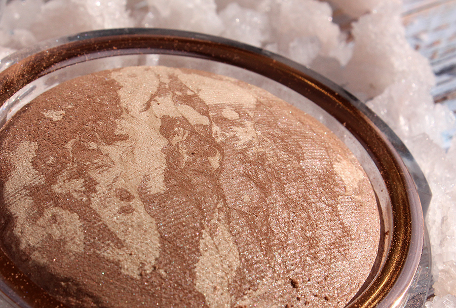 Ніжне бронзування, легке сяйво з Catrice Sun Lover Glow Bronzing Powder