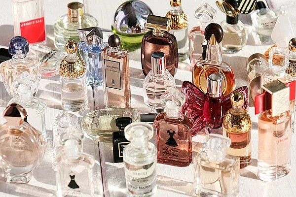 Поділіться вашими улюбленими парфумами)