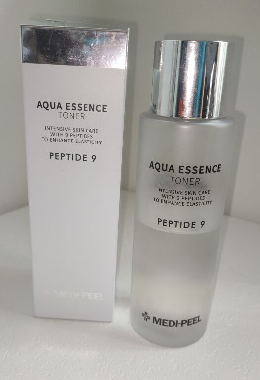 Зволожувальний тонер з комплексом 9 пептидів Medi-Peel Peptide 9 Aqua Essence Toner