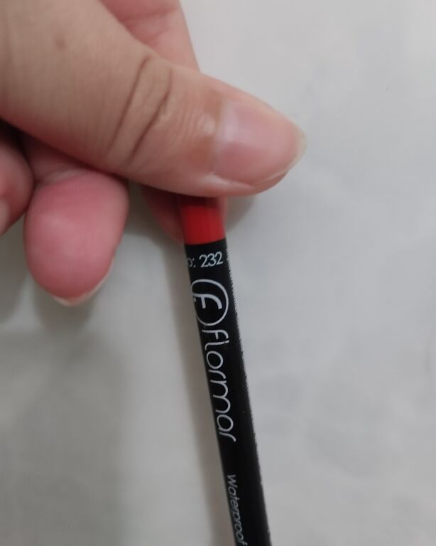 Олівець для губ Flormar Waterpoof Lipliner