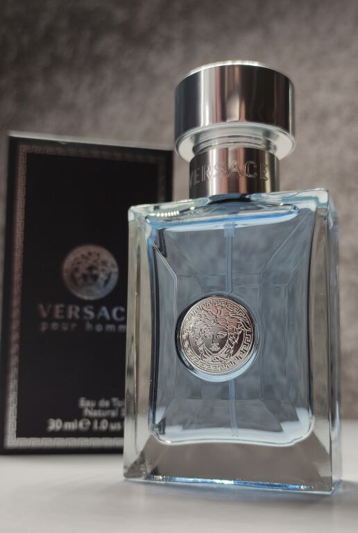 Шляхетний і витончений аромат Versace Pour Homme