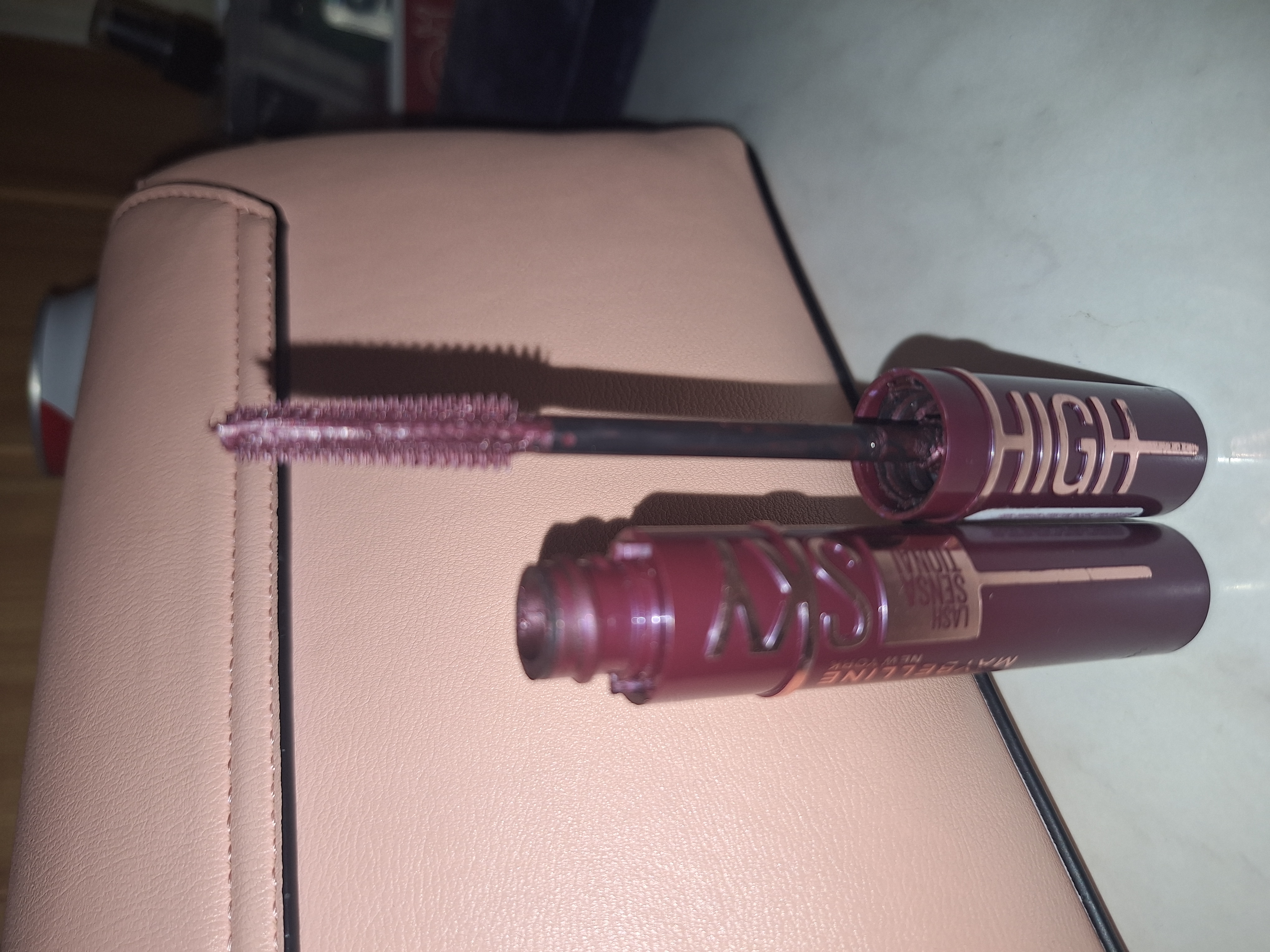 Туш для под�овження та об'єму вій Maybelline New York Lash Sensational Sky High Burgundy Mascara