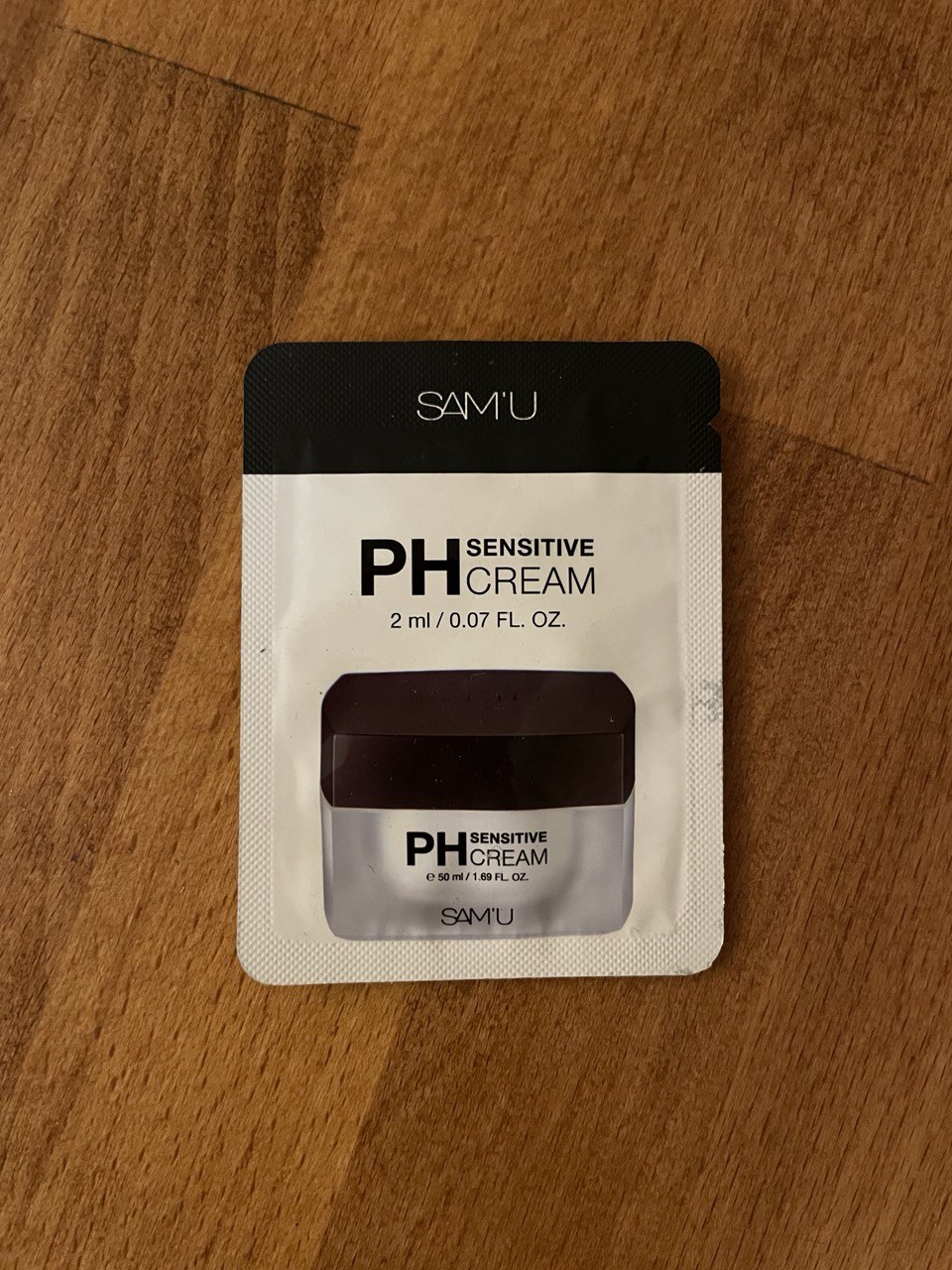 Новинка косметичного ринку Європи SAM'U PH Sensitive Cream: