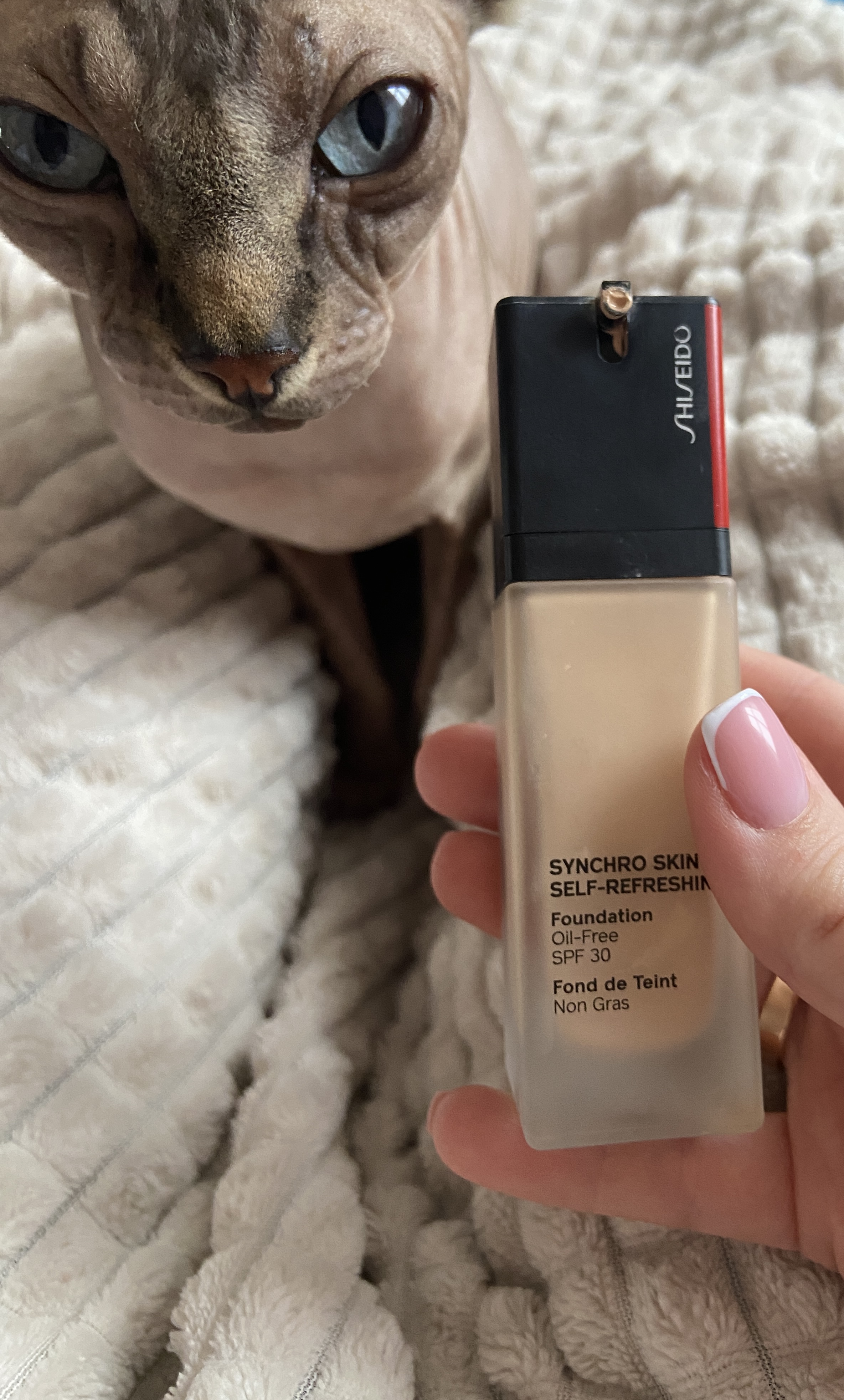 Тональна основа Shiseido (synchro skin self-refreshing)