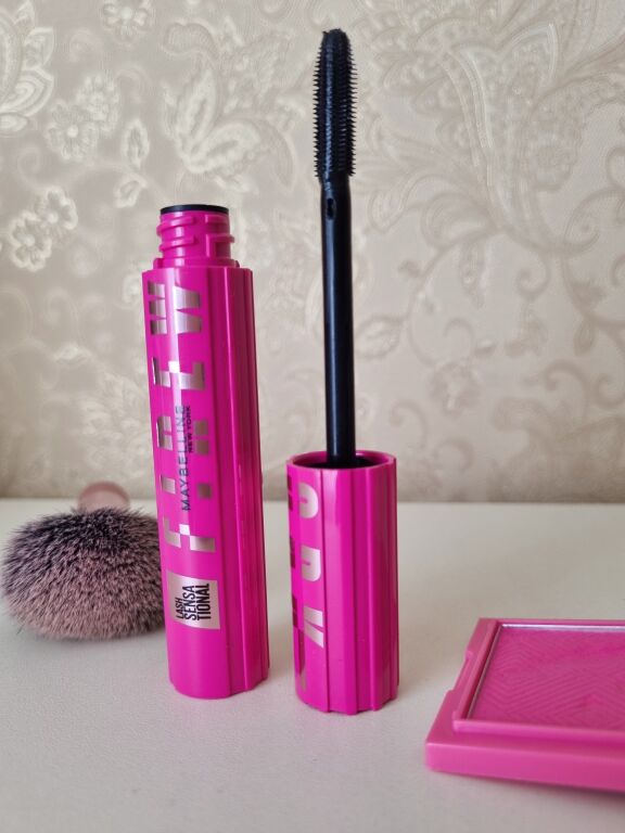 Черговий ХІТ від Maybelline! Нова туш Lash Sensational Firework Mascara