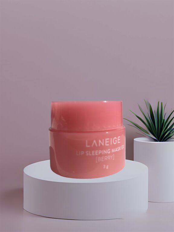 Рекомендую Маску для губ - Laneige Good Night Sleeping Care Berry (міні) та Carmex Lip Balm