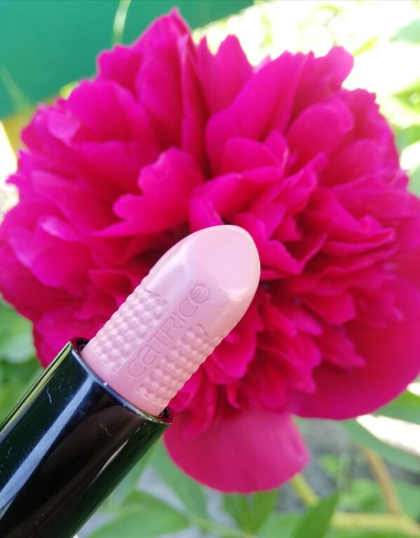 Catrice Shine bomb lipstick