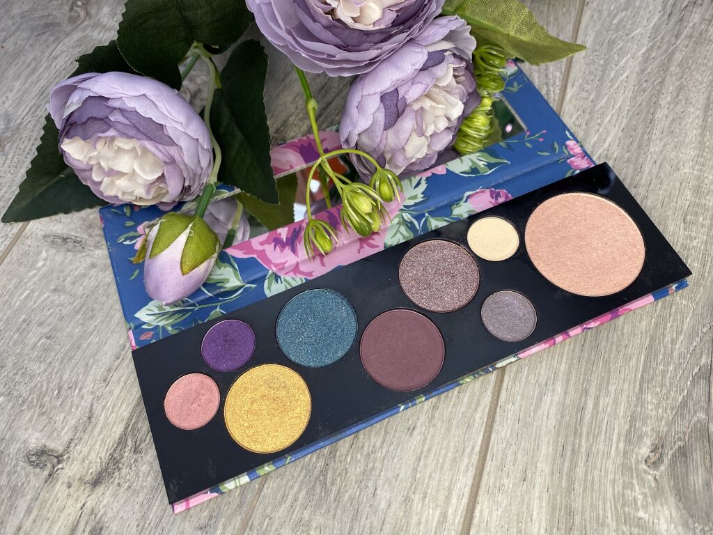 Essence Too Glam To Give A Damn Eye & Face Palette.