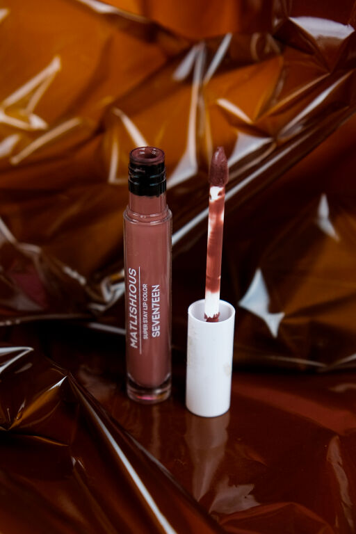 Seventeen Matlishious Super Stay Lip Color : комфортна матова помада