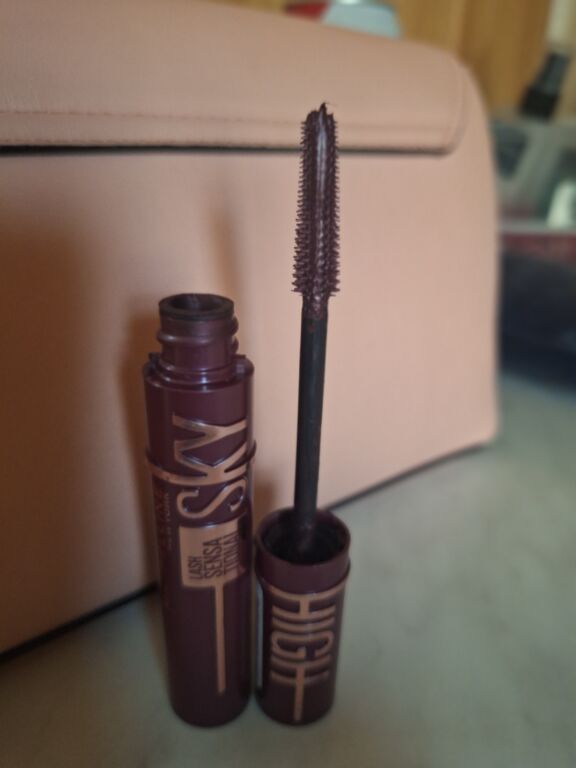 Туш для подовження та об'єму вій Maybelline New York Lash Sensational Sky High Burgundy Mascara