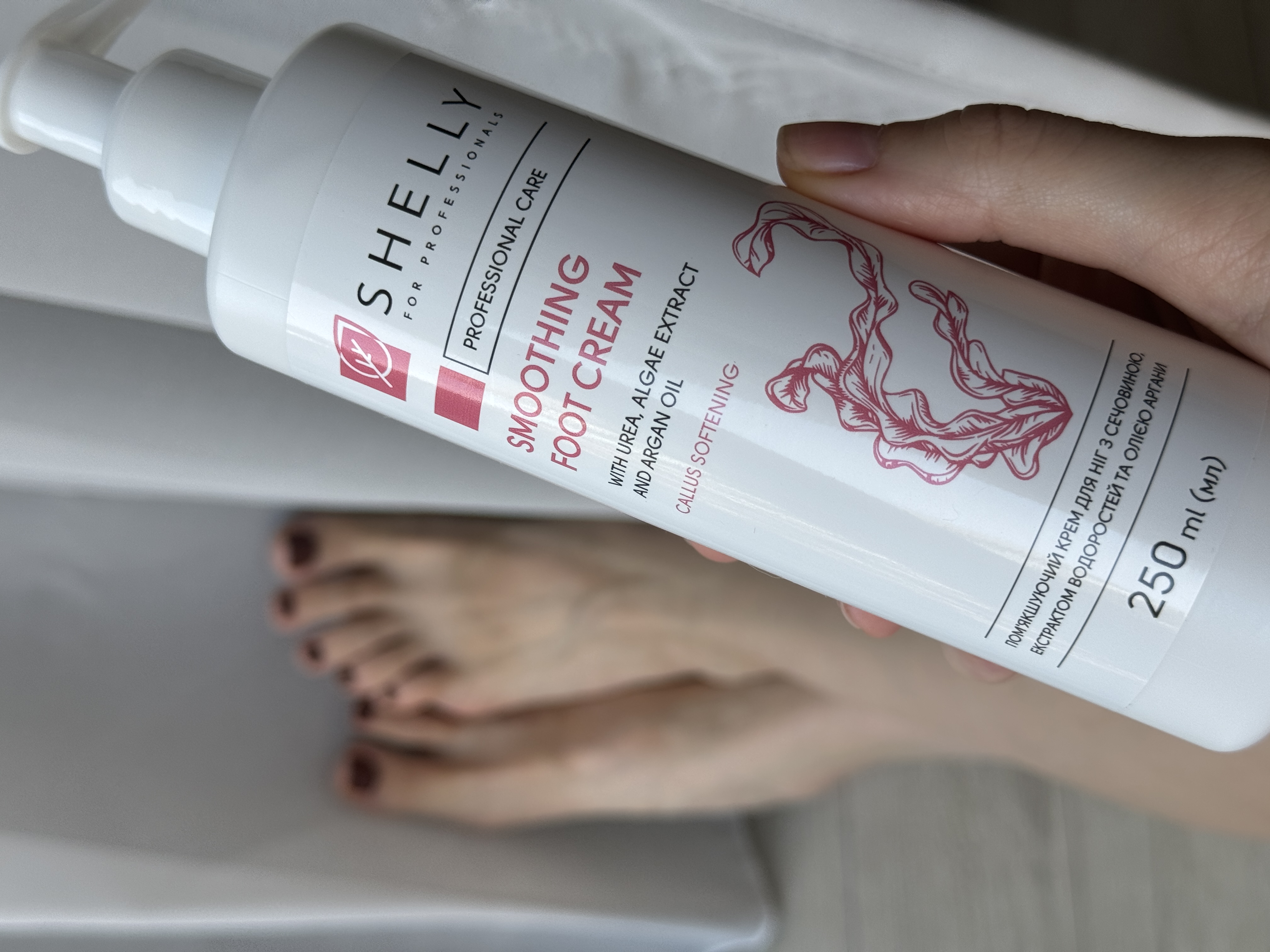 Пом'якшувальний крем для ніг Shelly Smoothing Foot Cream