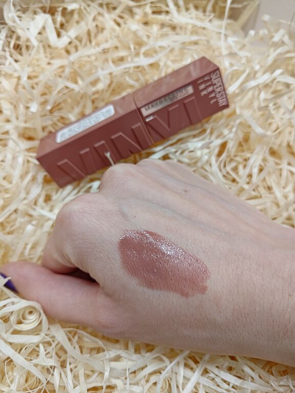 Стійка глянцева рідка помада Мейбелін: Maybelline SuperStay Vinyl Ink Liquid Lipstick