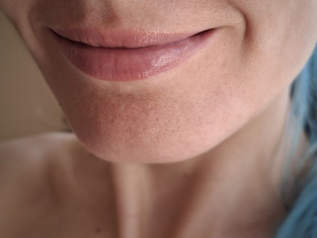 Манюнька для губ від Тeayason Lip Gloss