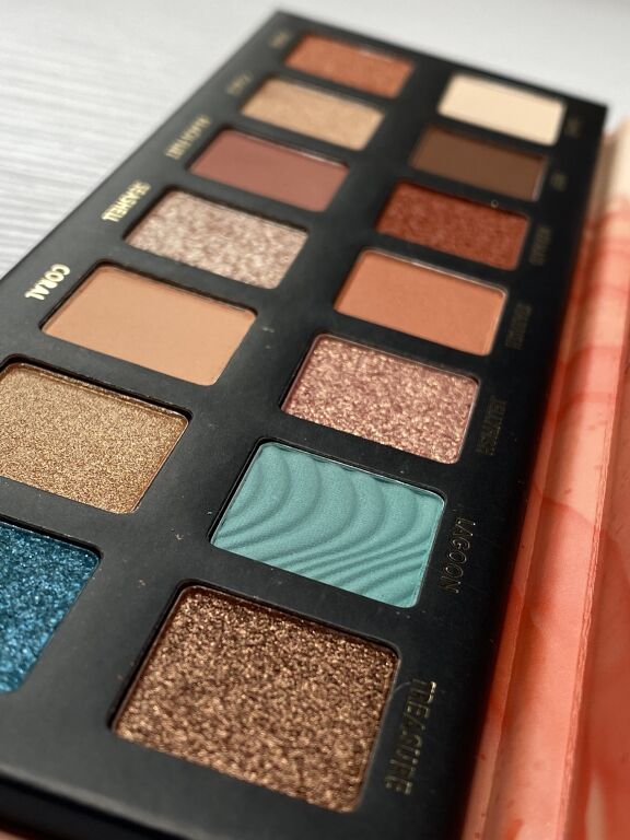 Палетка тіней для повік Catrice Coral Crush Slim Eyeshadow Palette Under the sea