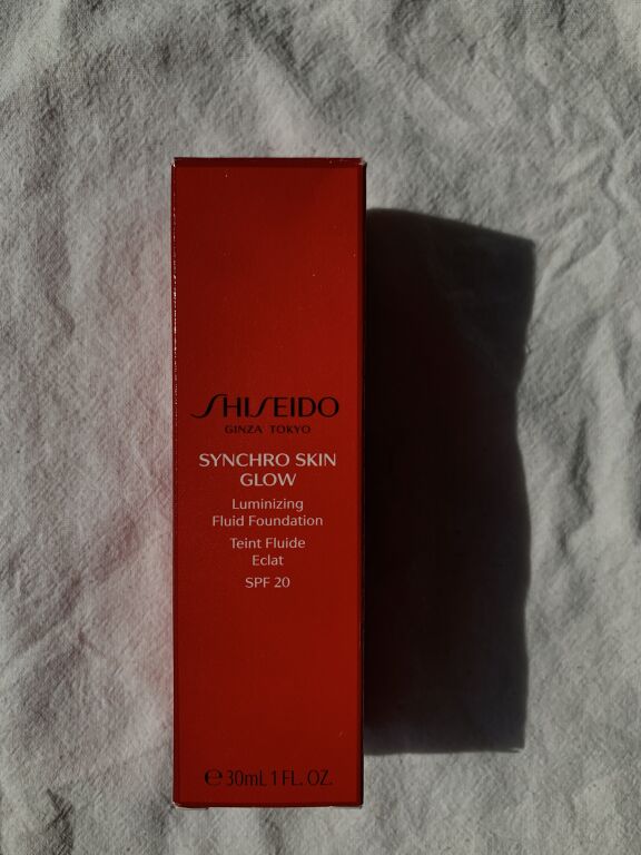 Shiseido Synchro Skin Glow Luminizing Fluid Foundation розяснюючий тональний крем SPF 20