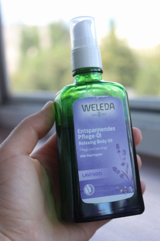 Лавандова розслаблювальна олія для тіла Weleda Relaxing Lavender Body Oil