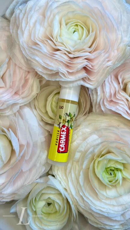 Carmex Lip Balm це мій незамінний помічник в догляді за губами.