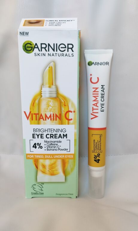 #garniertest: Крем для шкіри навколо очей з вітаміном С, кофеїном, банановою пудрою і ніацинамідом.