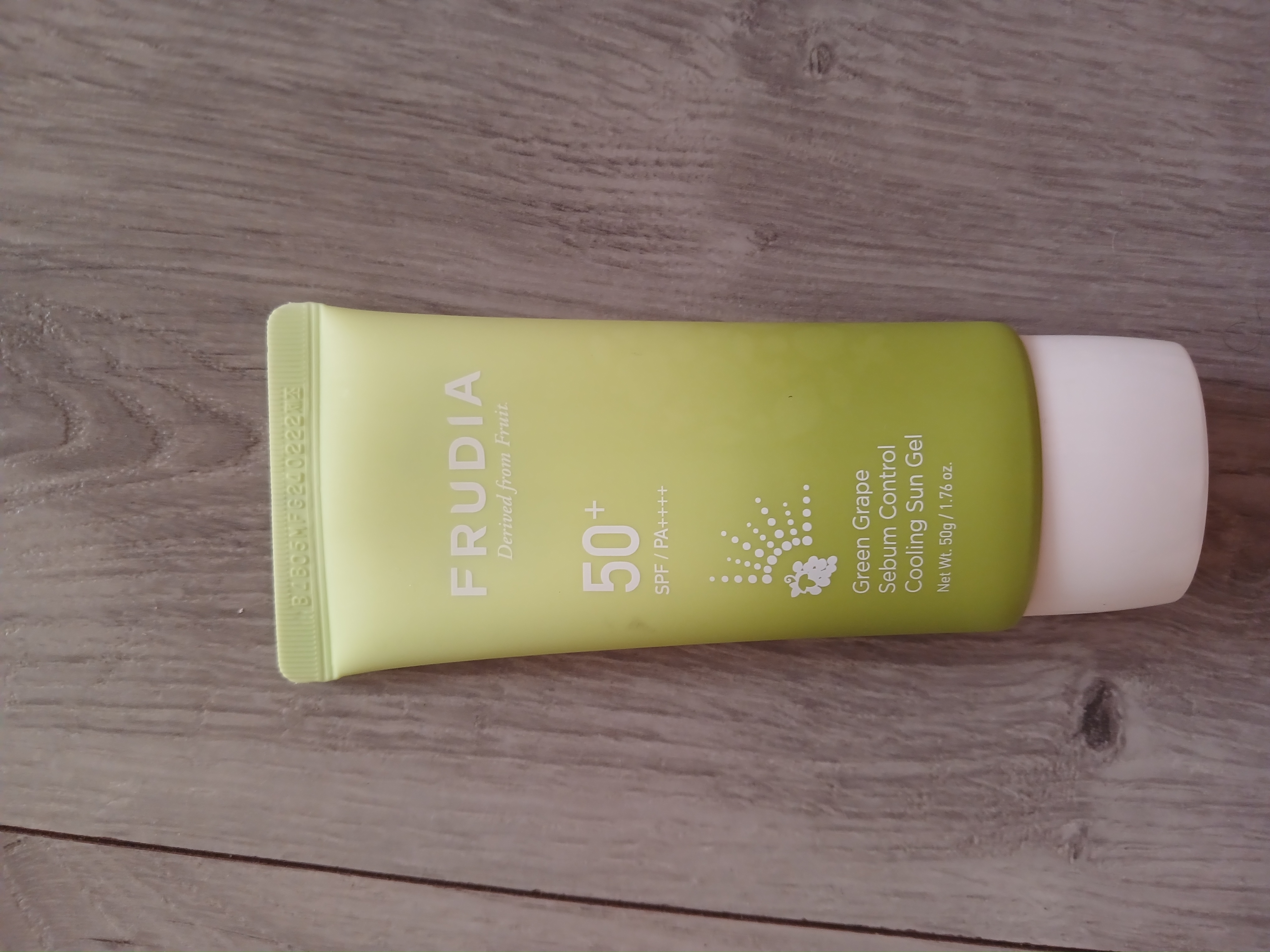 Відгук на сонцезахисний крем "Frudia Green Grape Sebum Control Cooling Sun Gel SPF 50+"