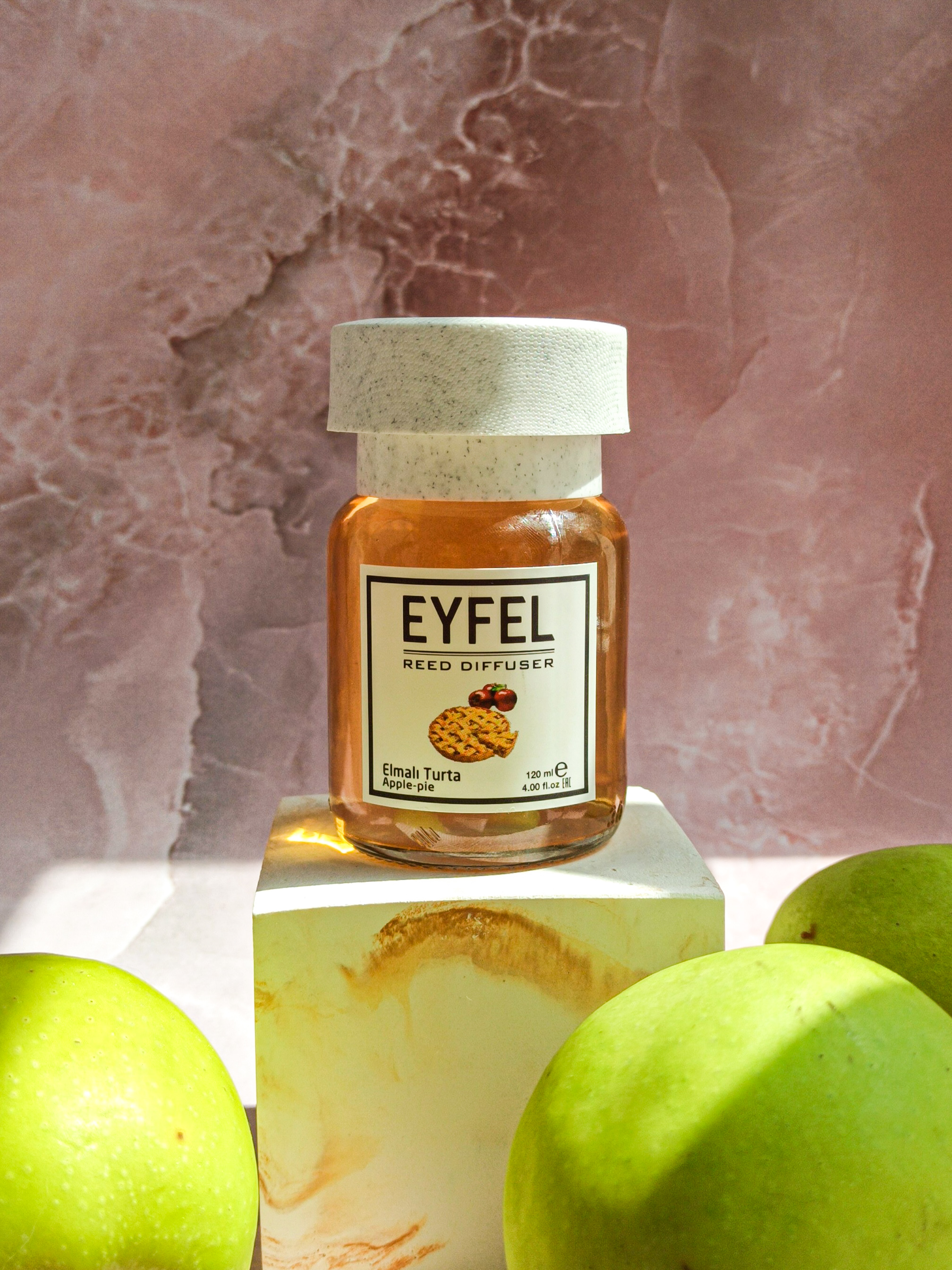 Чим пахне яблуневий пиріг по версії EYFEL