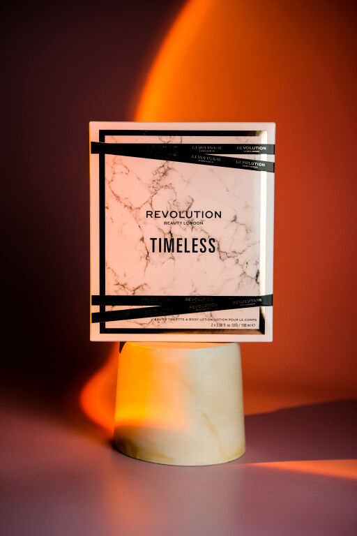 Бюджетна парфумерна знахідка : Revolution Beauty Timeless