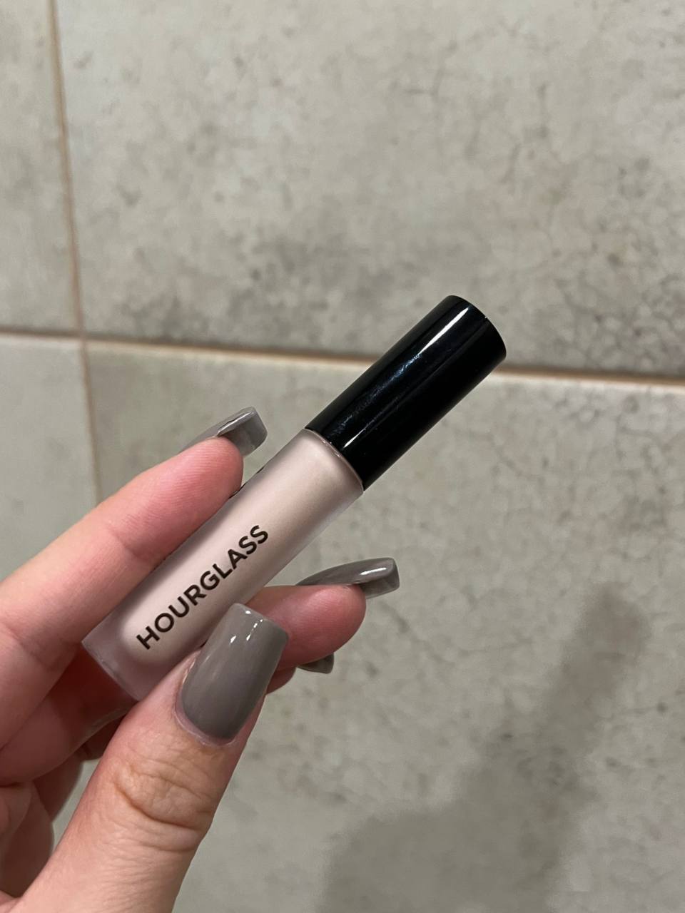 Hourglass Vanish Airbrush concealer