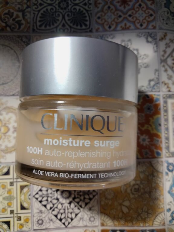 Clinique Moisture Surge  100h Auto-Replenishing Hydrator,50 ml