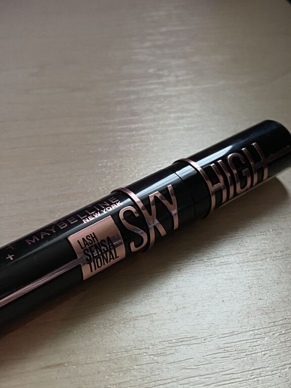 Огляд на туш для вій Туш для вій Maybelline New York Lash Sensational Sky High, Cosmic Black