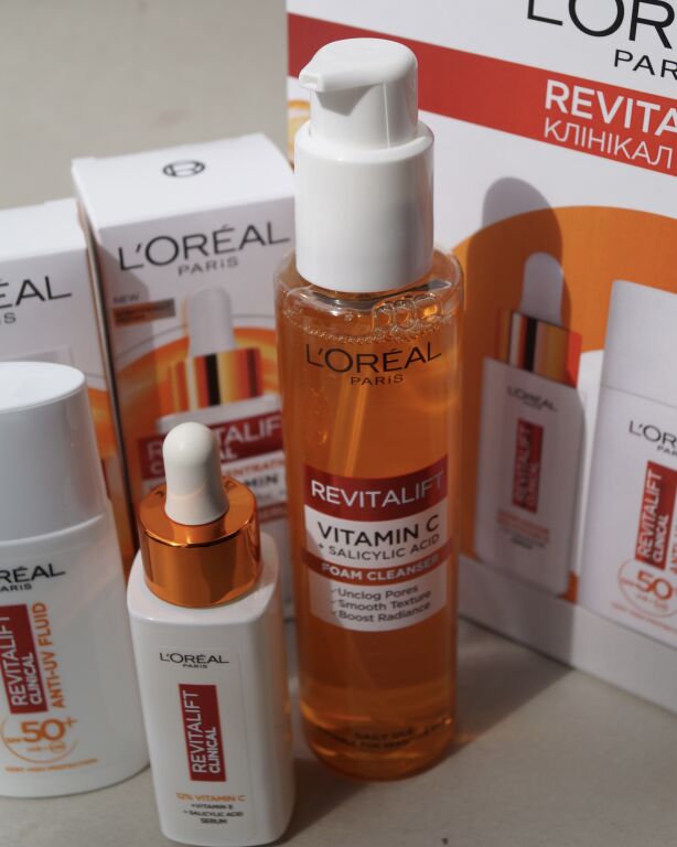 L'Oreal Revitalift Vitamin C🍊