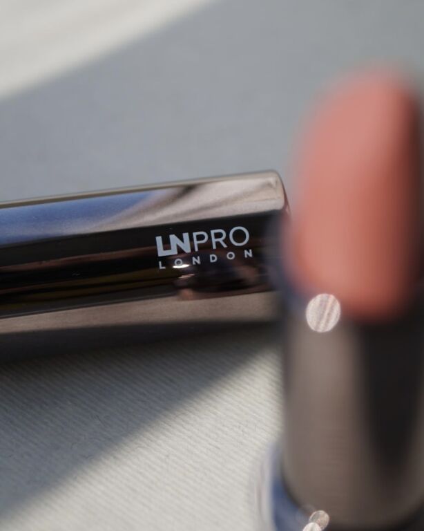 Помада LN Pro Lip Glaze Silky Cream Lipstick