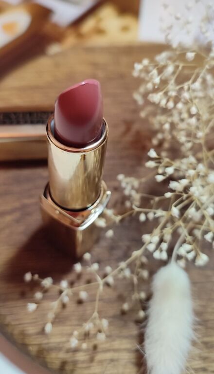 Eveline Cosmetics Variete Satin Lipstick 11 колір