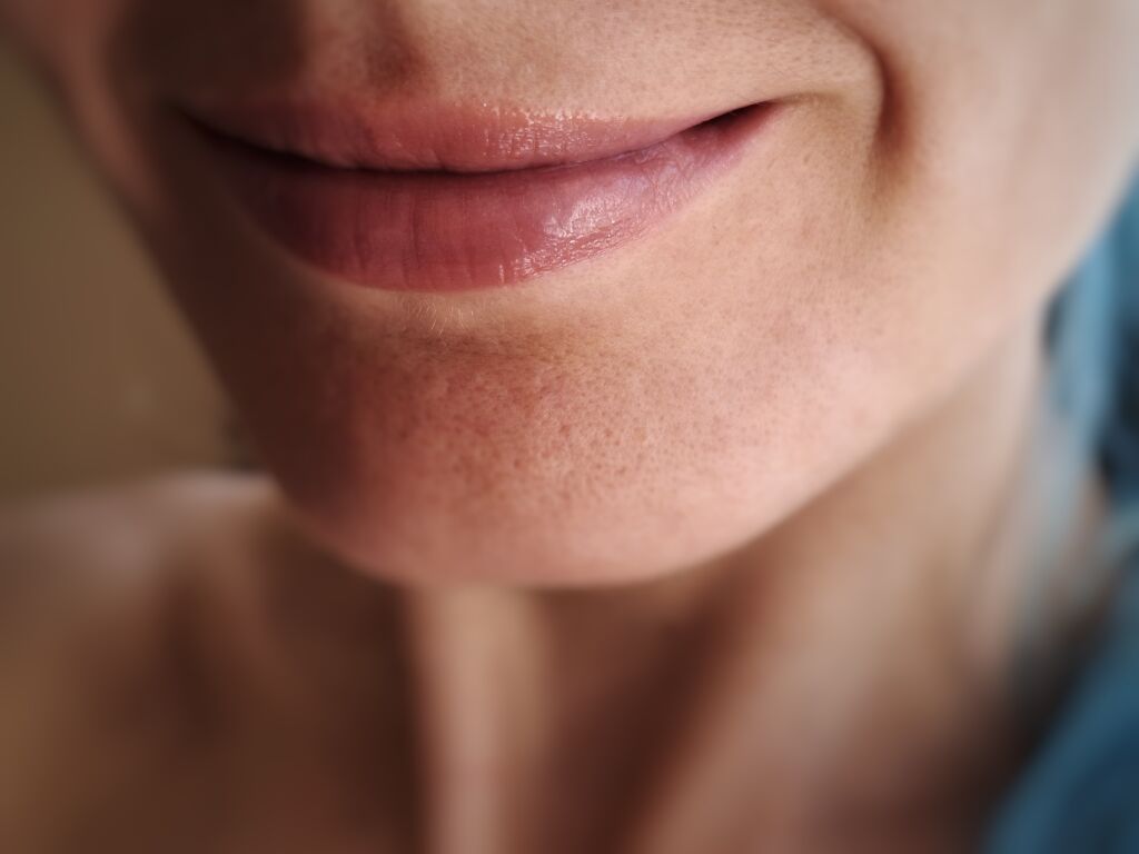 Манюнька для губ від Тeayason Lip Gloss