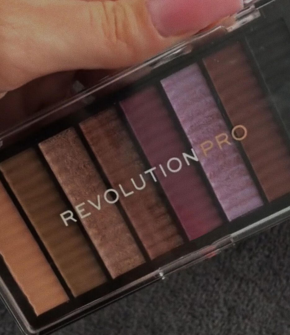 Revolution Pro Supreme Eyeshadow Palette