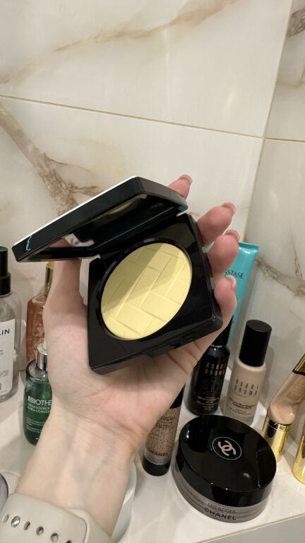 Пудра Bobbi Brown