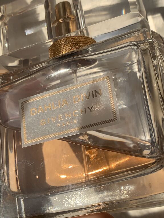 Givenchy Dahlia Divin edt